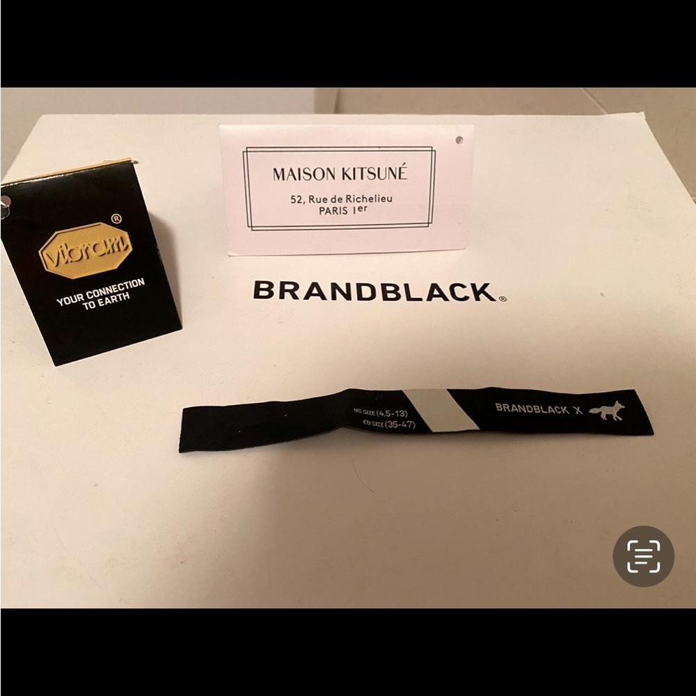 Maison Kitsune Women’s Brandblack sneakers purchased for $300. Selling for $125